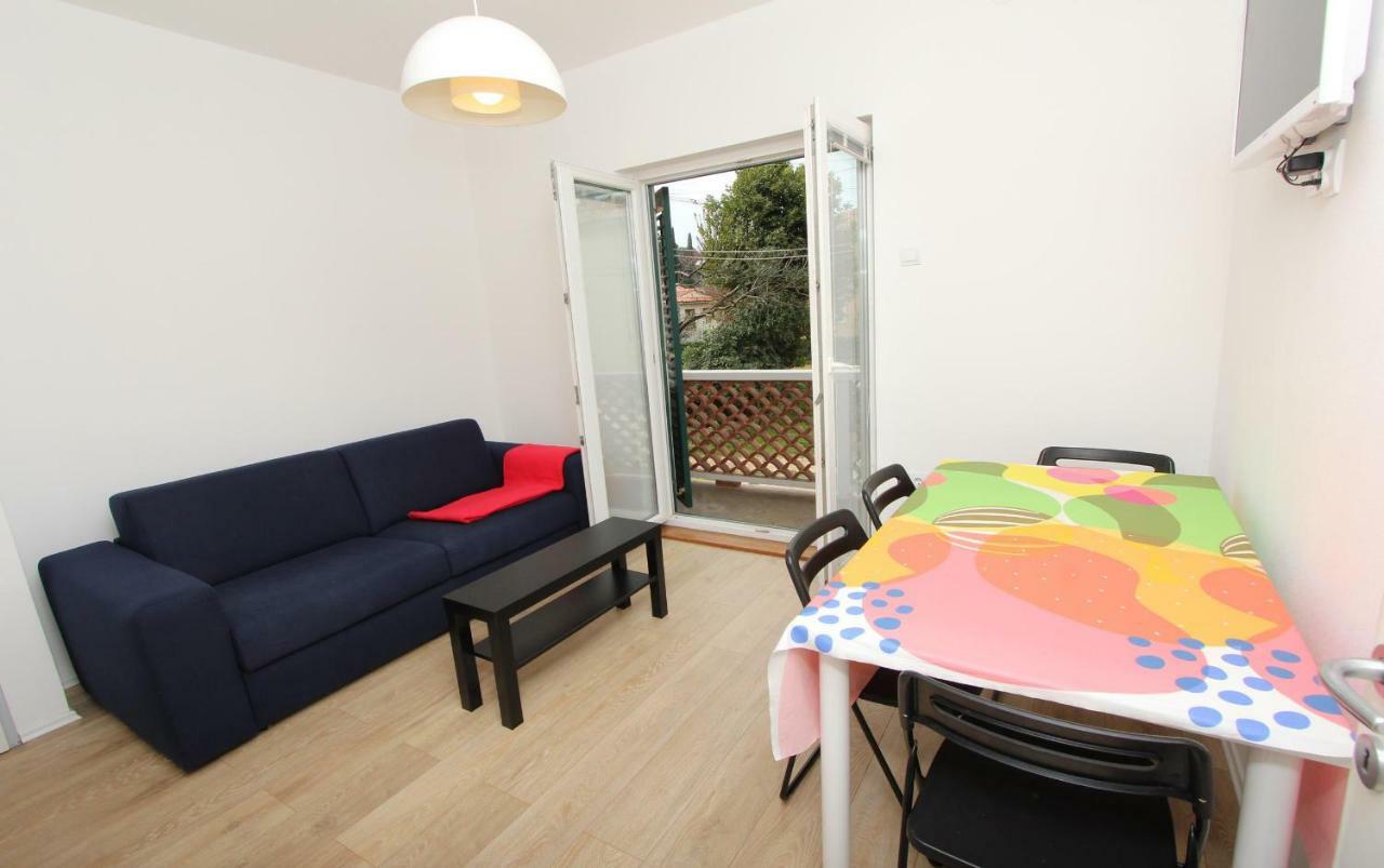 Apartments Paris Ровинь Экстерьер фото